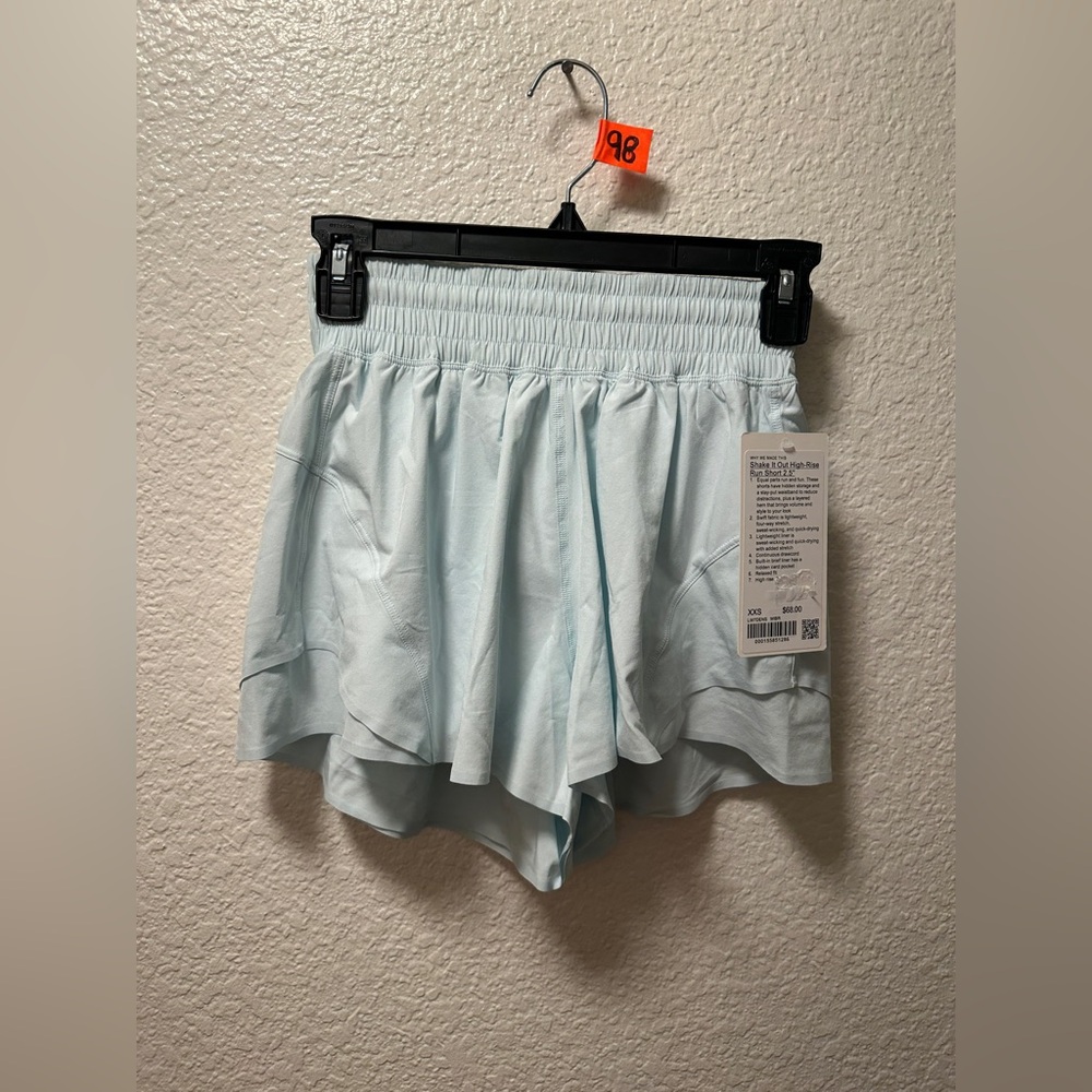 NWT ladies shake it out shorts size XXS A98